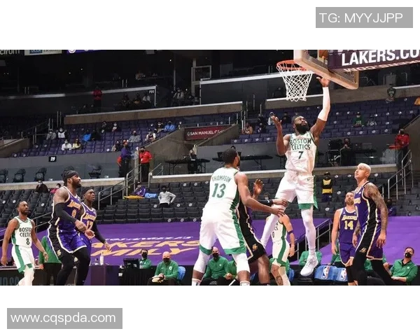 曾凡博:从青涩新星到篮球赛场的耀眼之光,未来可期的成长之路 曾凡博:从青涩新星到篮球赛场的耀眼之光,未来可期的成长之路