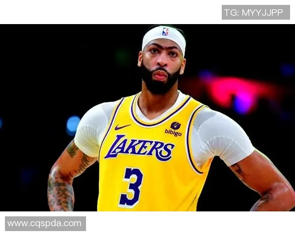 达米安利拉德的传奇旅程:从新秀到NBA巨星的蜕变与奋斗 达米安利拉德的传奇旅程:从新秀到NBA巨星的蜕变与奋斗