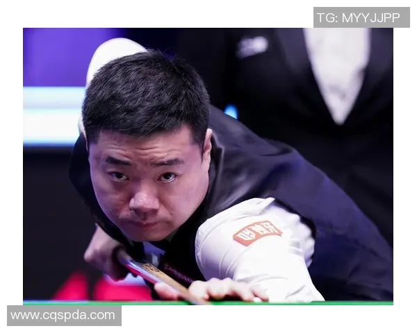 丁俊晖与迈克尔怀特激战正酣乒乓球场上的巅峰对决引发热议