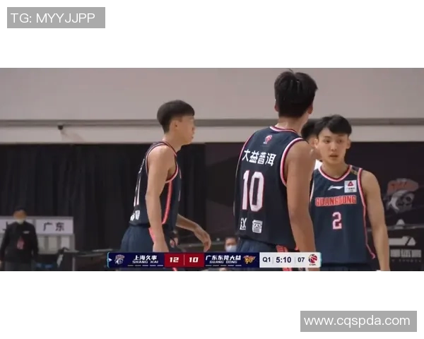 李春江与布鲁克斯的巅峰对决谁能笑到最后篮球赛场的荣耀之争